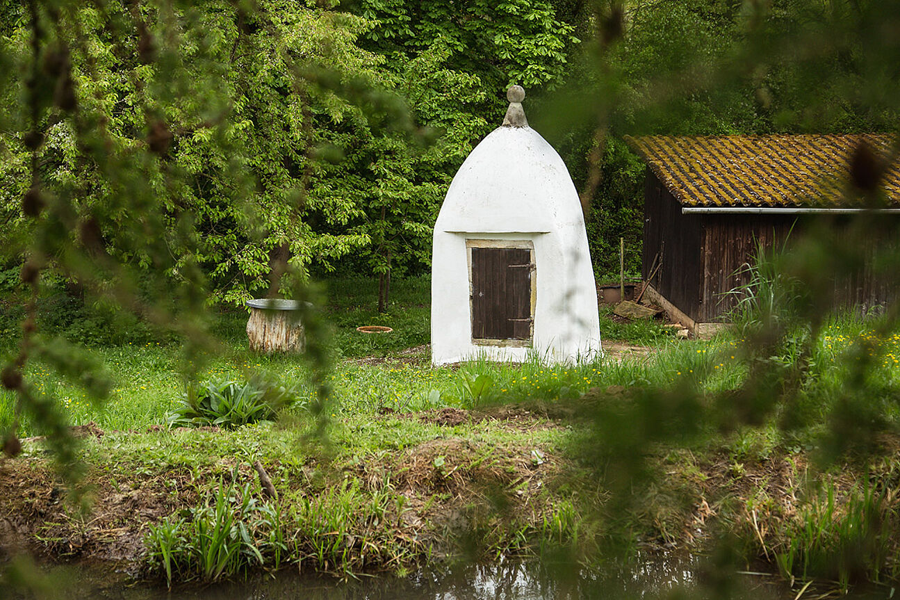 White trullo vineyard hut in Rheinhessen, Germany